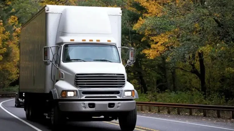 Box Truck vs Straight Truck – Are They the Same
